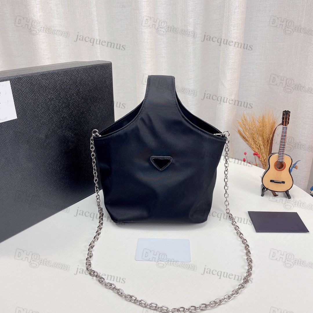 nylon womens shopping bags tote hobo handbags mommy bag with chain strap designer lady purse outdoor bag, I need see other product
nylon womens shopping bags tote hobo handbags mommy bag with chain strap designer lady purse outdoor bag, I need see other product