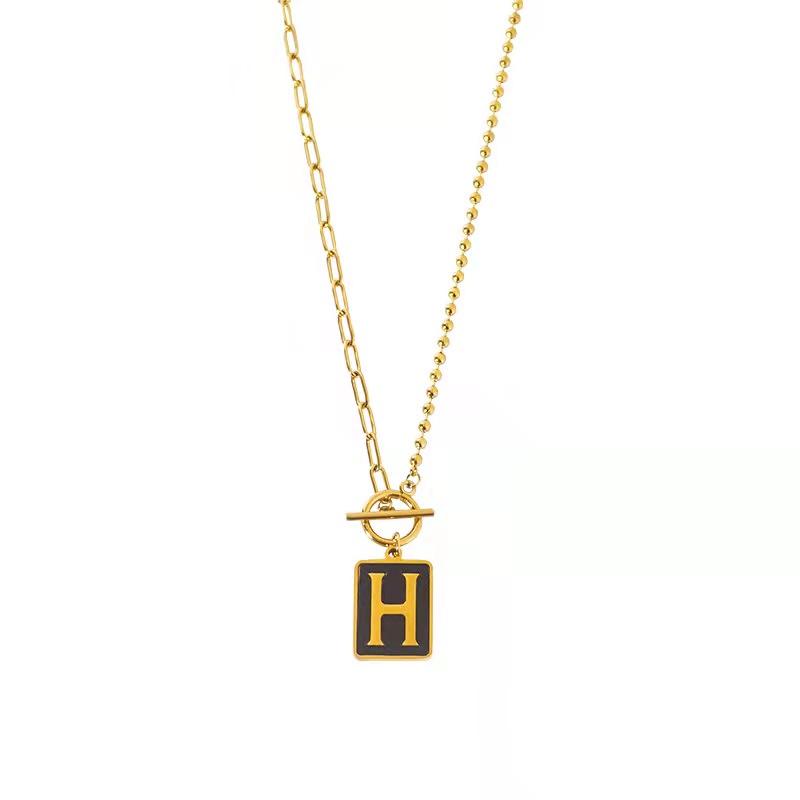 Pendant Necklaces High Quality Letter H Black AB Chain Necklace Jewelry Winter Sweater
Pendant Necklaces High Quality Letter H Black AB Chain Necklace Jewelry Winter Sweater