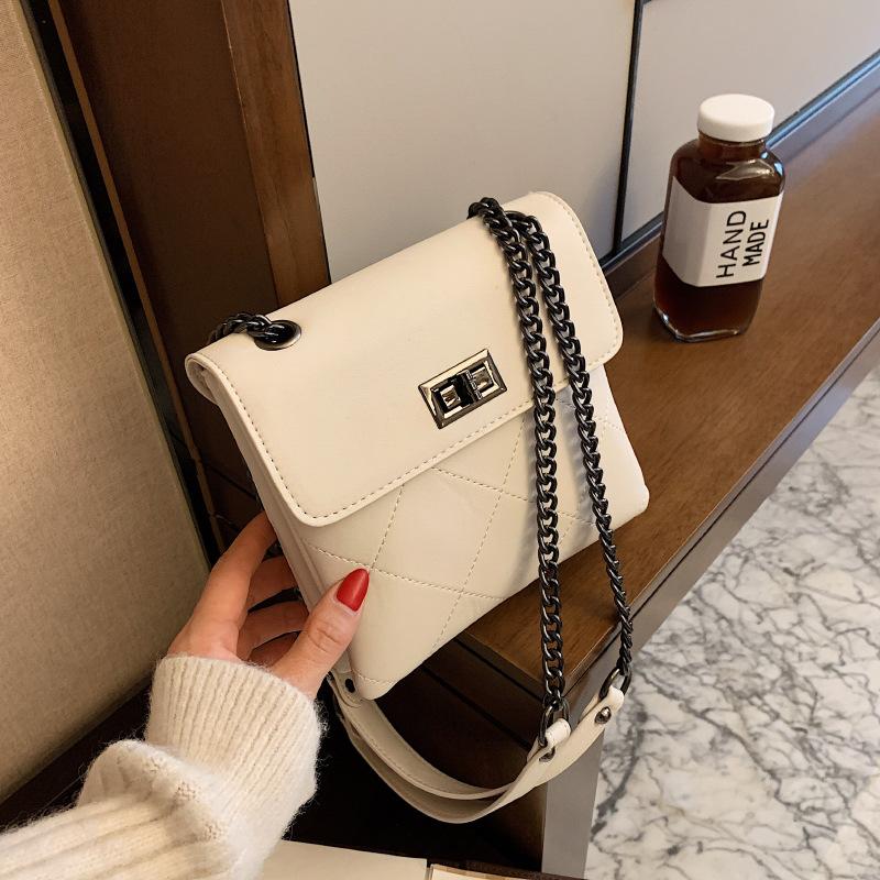 High sense of women's small bags in the spring of 2021 new trendy fashion popular rhombus chain messenger wild small square bag, Black
High sense of women's small bags in the spring of 2021 new trendy fashion popular rhombus chain messenger wild small square bag, Black