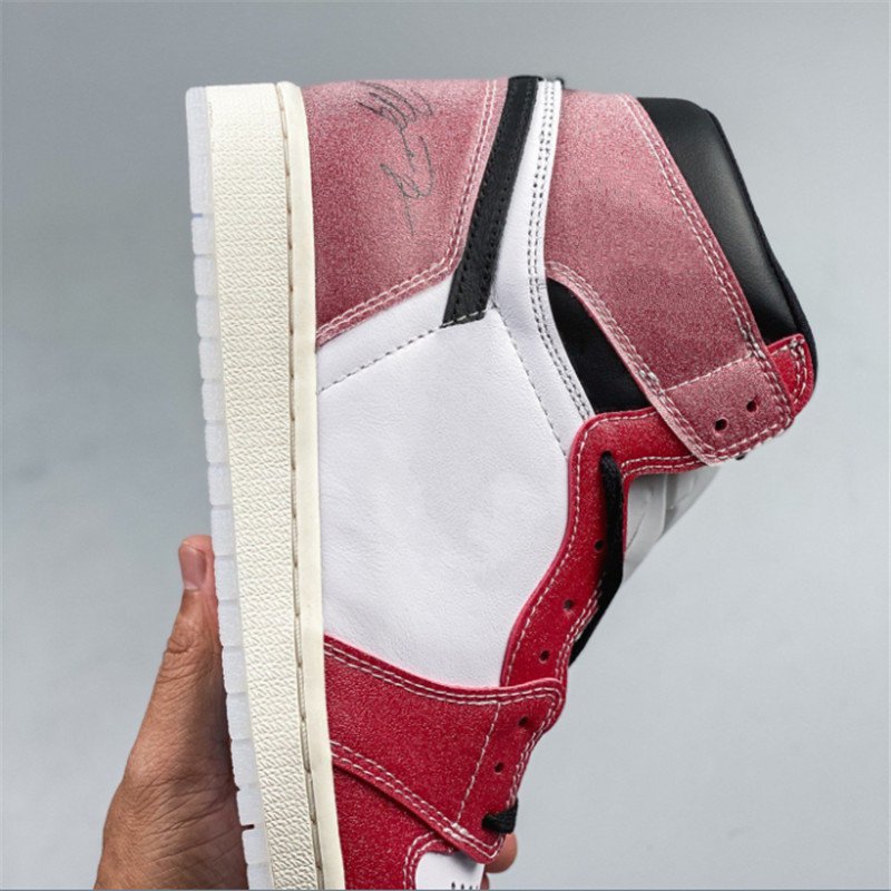 Top 3 2.0 Sneakers Trophy Room x 1 High SP Men Shoes Chicago Dynamic Yellow Limited Women Great quality Skateboard shoes
Top 3 2.0 Sneakers Trophy Room x 1 High SP Men Shoes Chicago Dynamic Yellow Limited Women Great quality Skateboard shoes