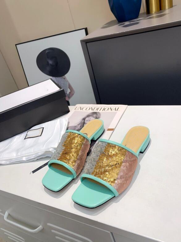New party sequins women designer slippers fashion metal letter slippers for women vintage summer beach female slippers, Black
New party sequins women designer slippers fashion metal letter slippers for women vintage summer beach female slippers, Black
