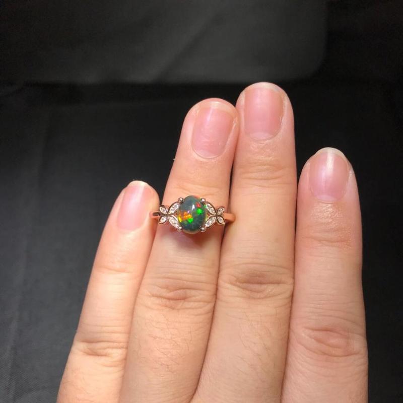 Cluster Rings Black Opal Ring Women's 925 Silver High-end Luxury Style Rare Has A Status Symbol, Golden;silver
Cluster Rings Black Opal Ring Women's 925 Silver High-end Luxury Style Rare Has A Status Symbol, Golden;silver