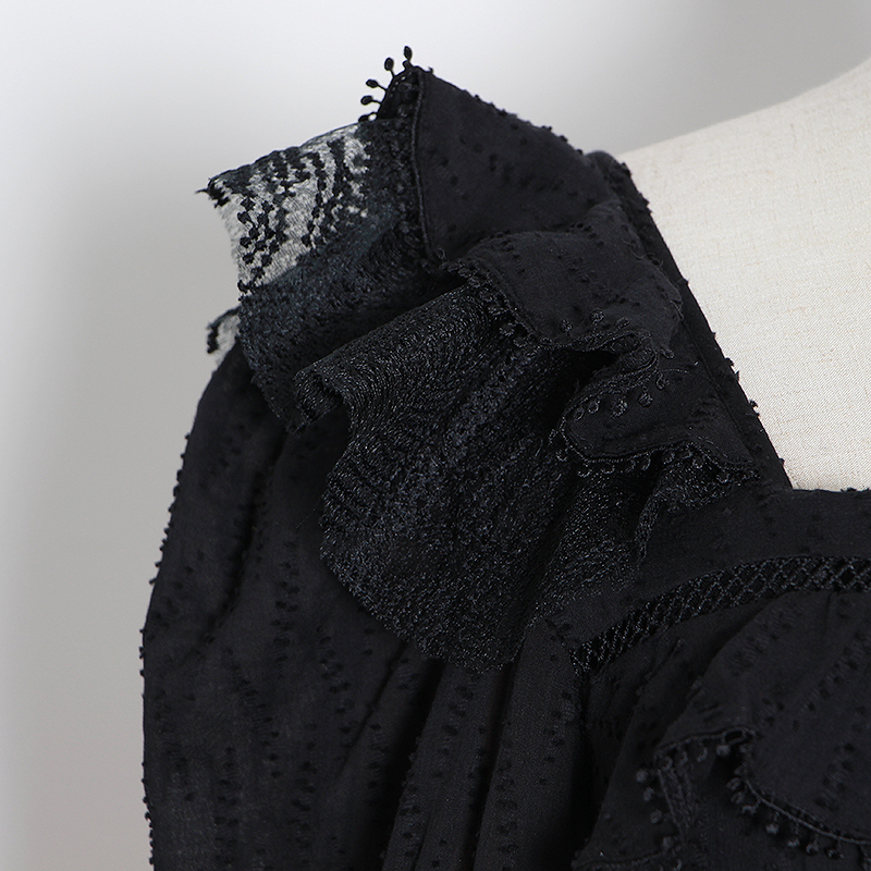 TWOTWINSTYLE Vintage Patchwork Lace Shirt Female Square Collar Puff Sleeve Hollow Out Ruffles Short Blouse Women Fashion Clothes 210225