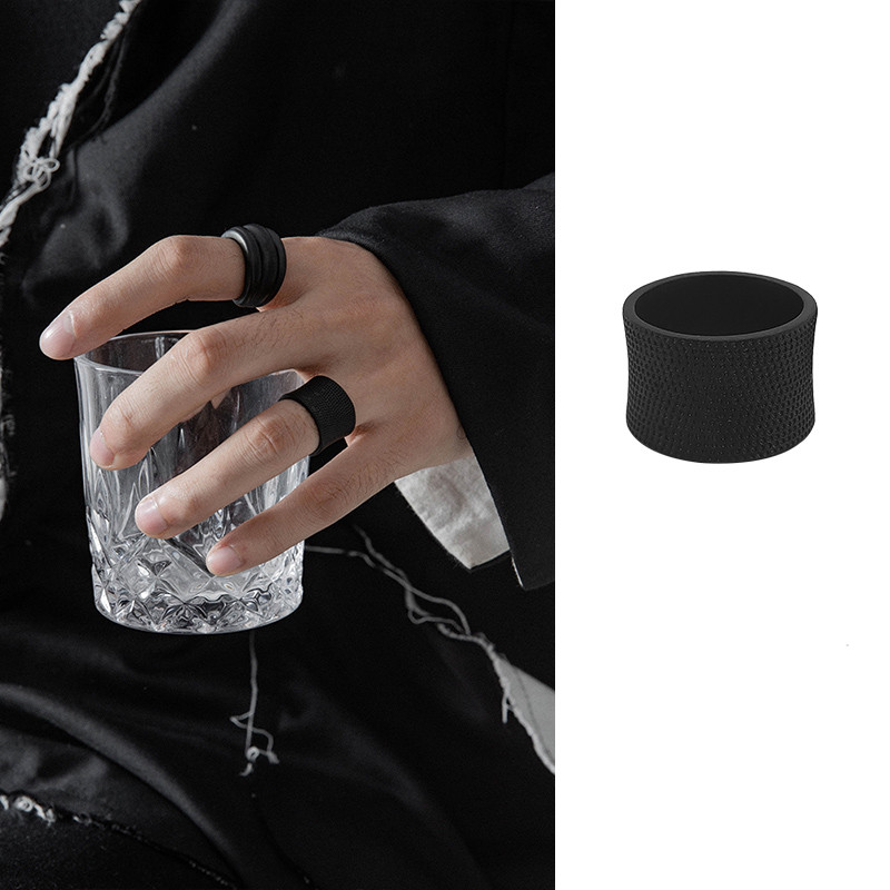 Original Niche Design Black Gully Texture Ring Men And Women Hip Hop Fashion Street Dark Jewelry Accessories