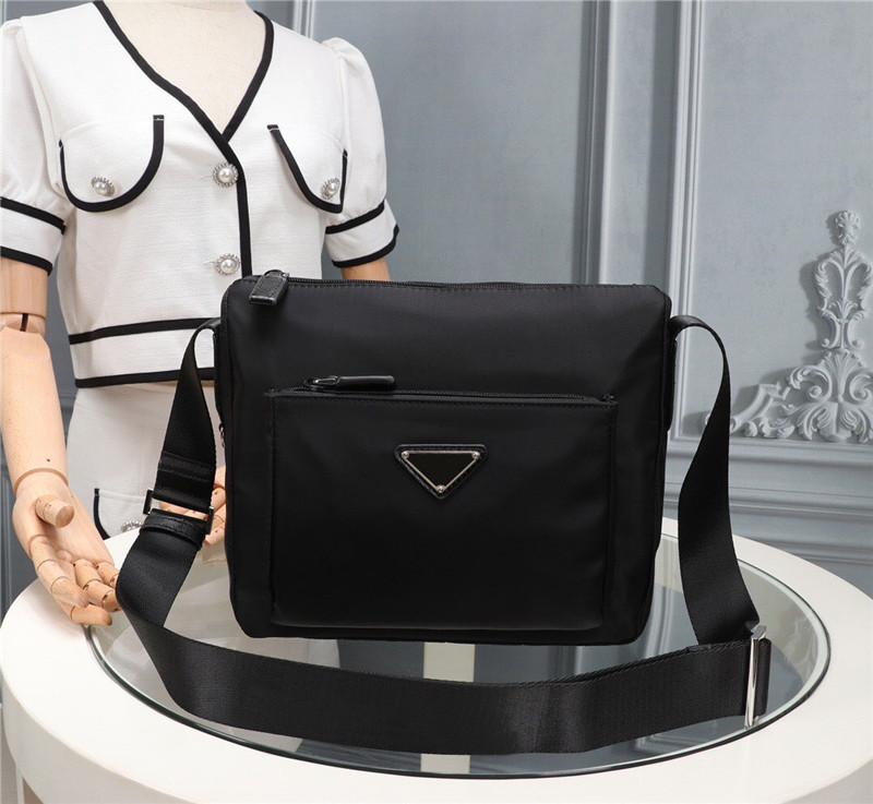 2021 high quality luxury nylon handbag crossbody bag designer style size 24 cm men's women's briefcases, clutches and wallets
2021 high quality luxury nylon handbag crossbody bag designer style size 24 cm men's women's briefcases, clutches and wallets