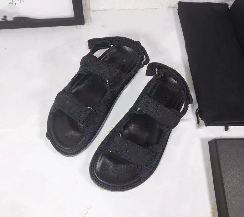 Mid Heel Sandals 100% Leather rough heel woman shoes fashion new Metal buckle Sexy sandals Soft cattle Womens beach shoes Large, Black
Mid Heel Sandals 100% Leather rough heel woman shoes fashion new Metal buckle Sexy sandals Soft cattle Womens beach shoes Large, Black