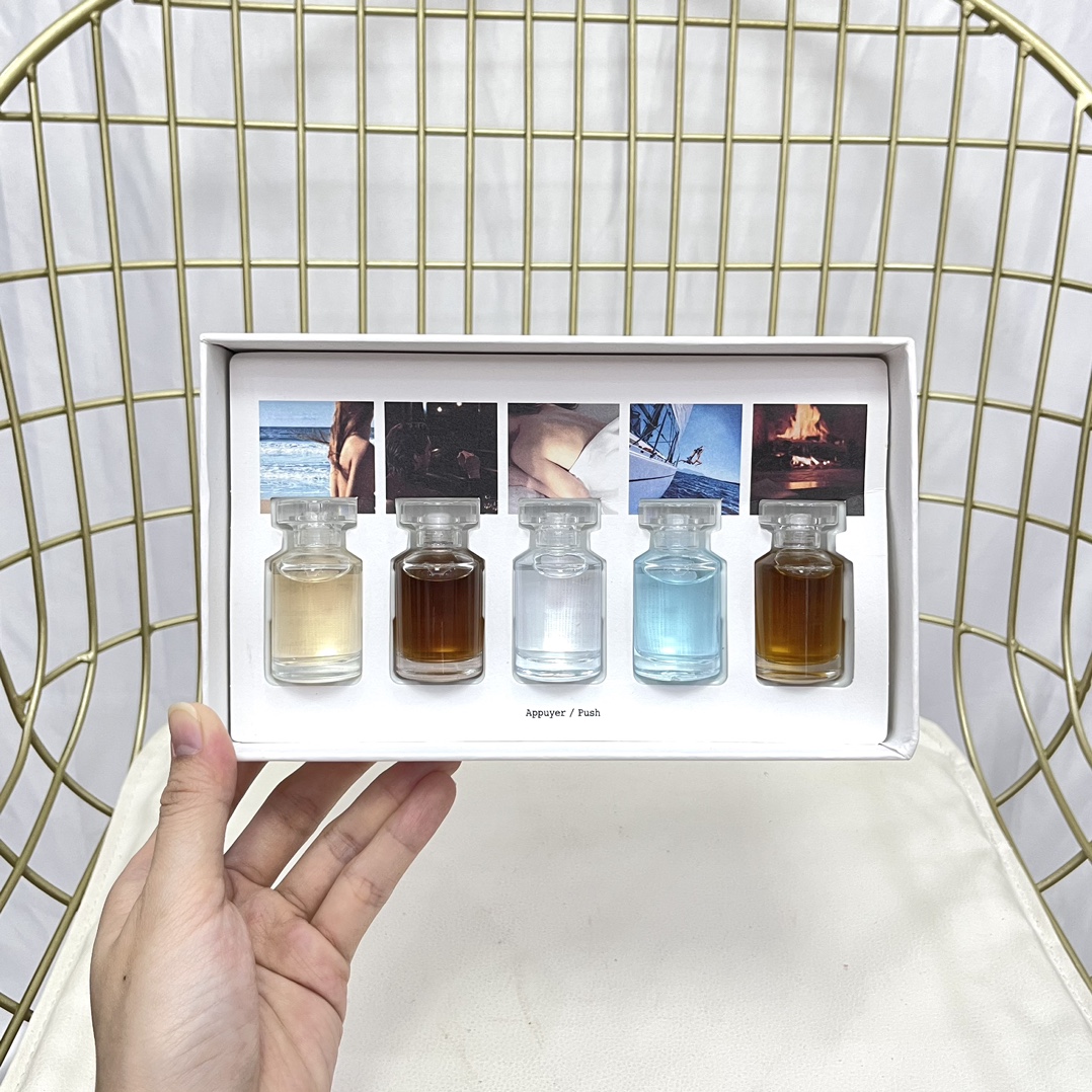 Premierlash Brand Perfume Set 7ml with 5pcs Gift Box Jazz Club By the Fireplace Beach Walk 5 in 1 Replica Fragrance Spray Cologne Long Lasting Smell
Premierlash Brand Perfume Set 7ml with 5pcs Gift Box Jazz Club By the Fireplace Beach Walk 5 in 1 Replica Fragrance Spray Cologne Long Lasting Smell