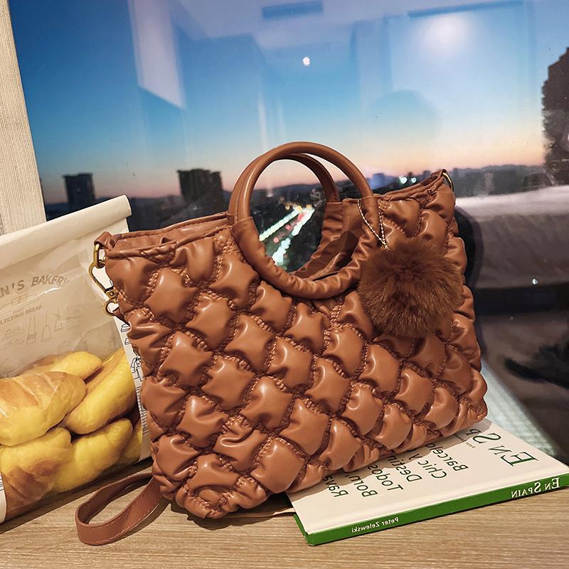 Evening Bags Fashion Circle Handle Handbag Purses Women Crossbody Bag 2022 Brand Design Shoulder Messenger Tote High Quality
Evening Bags Fashion Circle Handle Handbag Purses Women Crossbody Bag 2022 Brand Design Shoulder Messenger Tote High Quality