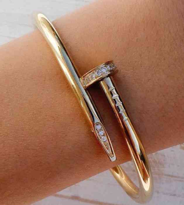 2021 Luxury 18K Gold Printed Copper Snake Screw Bangle Bracelet Gold Plated Diamond Women Nail Bracelet
2021 Luxury 18K Gold Printed Copper Snake Screw Bangle Bracelet Gold Plated Diamond Women Nail Bracelet
