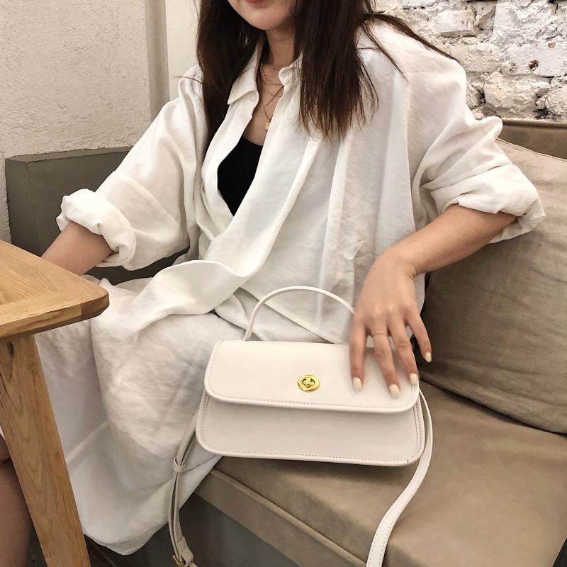 women four seasons general sausage web celebrity 2021 baguette package bag hand the bill of lading shoulder his parcel, Black
women four seasons general sausage web celebrity 2021 baguette package bag hand the bill of lading shoulder his parcel, Black