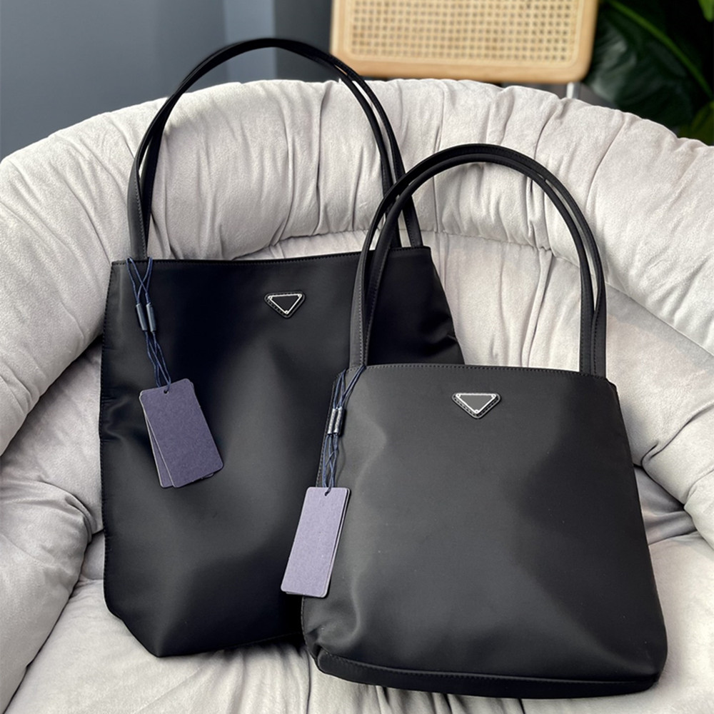 Women Nylon Shopping Bags Luxury Black Handbags Purses Fashion Lady Shoulder Bag Triangle Pattern Casual Totes high quality
Women Nylon Shopping Bags Luxury Black Handbags Purses Fashion Lady Shoulder Bag Triangle Pattern Casual Totes high quality