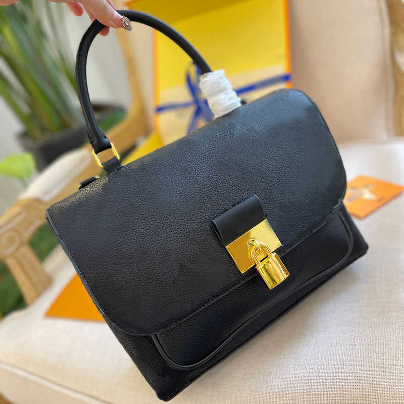 New leather ancient lock female bag embossed handbag all-match shoulder messenger fashion
New leather ancient lock female bag embossed handbag all-match shoulder messenger fashion