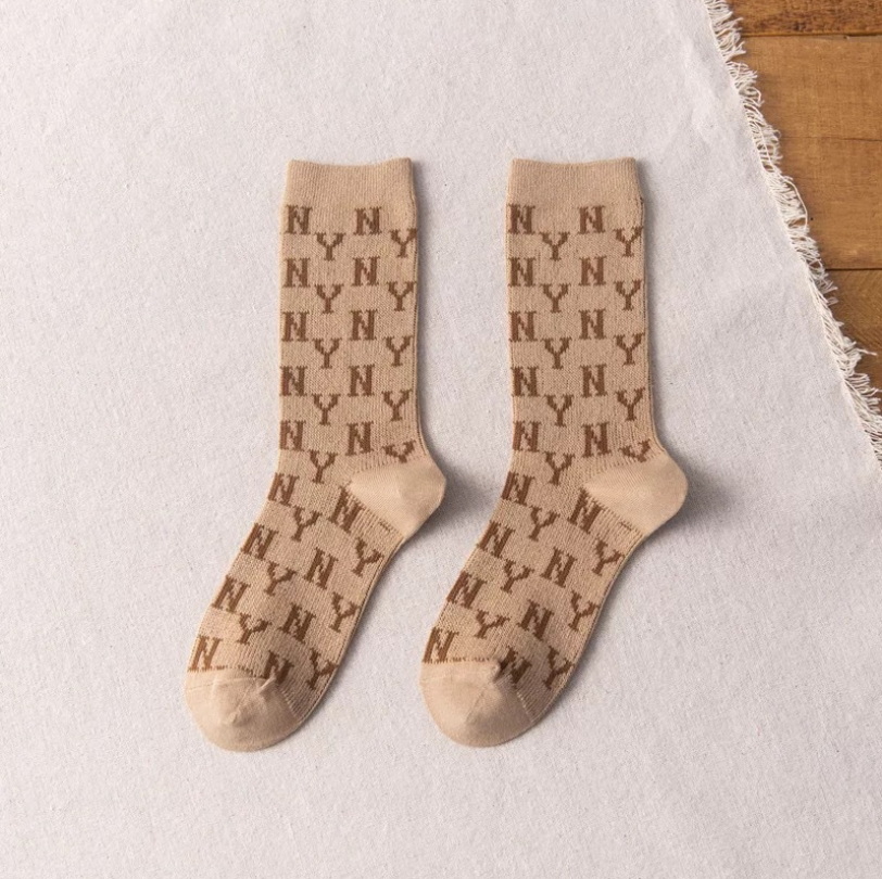 Spring And Autumn Women's Men's Color English Letter Socks Cotton Cuasal Socks Sport Socks Skateborad Sox EU 35-43