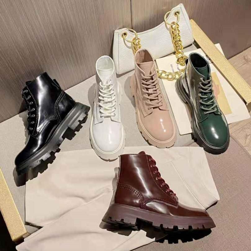 Designer Martin Boots Smooth Leather Shoes Winter Ankle Half Booties Women Platform Shoe Red Pumpkin White Boot With Box, Black
Designer Martin Boots Smooth Leather Shoes Winter Ankle Half Booties Women Platform Shoe Red Pumpkin White Boot With Box, Black
