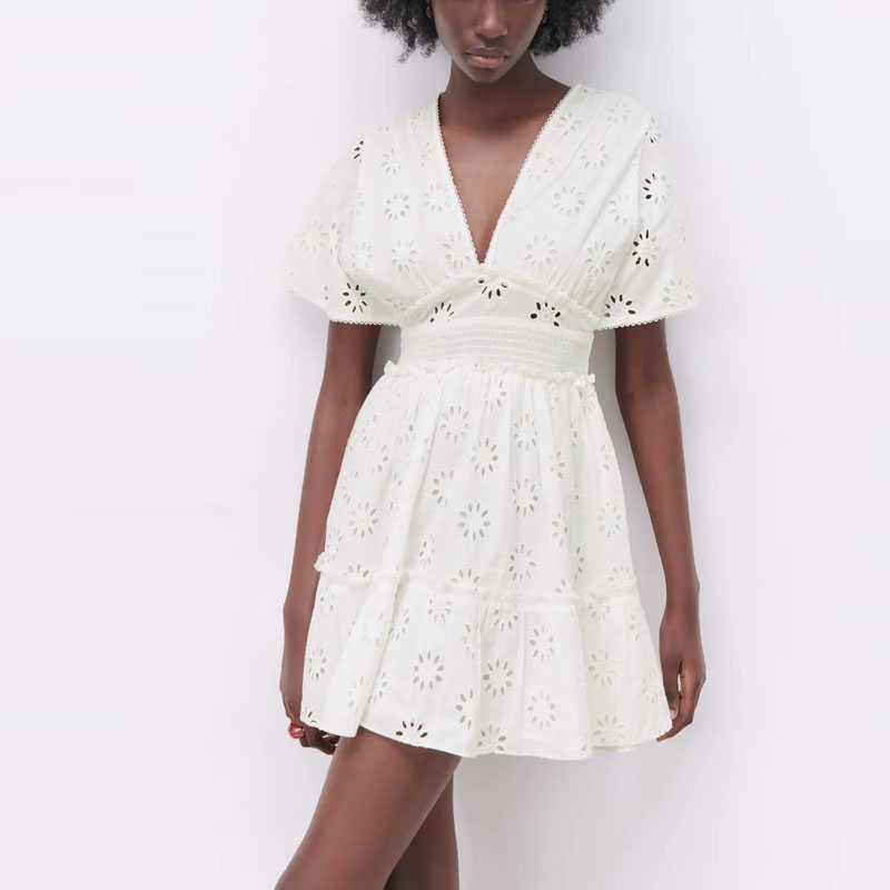 Za Summer Openwork Embroidered Mini Dress Women Short Sleeve Elastic Waist White Embroidery Dresses Vintage Ruffle Dress 210602
Za Summer Openwork Embroidered Mini Dress Women Short Sleeve Elastic Waist White Embroidery Dresses Vintage Ruffle Dress 210602