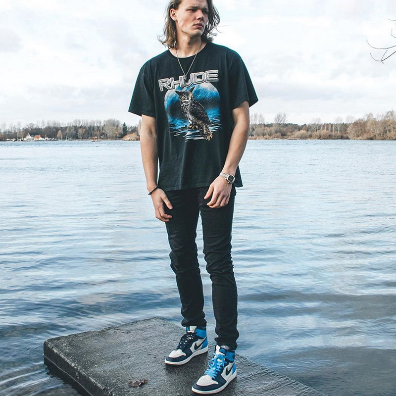 2020 US Rhude street tide over test fashion Rhude loose washing to do the old retro oversize short-sleeved t-shirt Europe and America, White;black
2020 US Rhude street tide over test fashion Rhude loose washing to do the old retro oversize short-sleeved t-shirt Europe and America, White;black