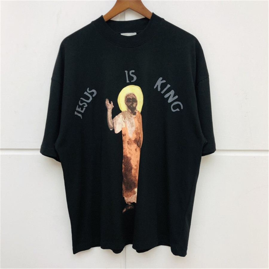 2021 New Camiseta Kanye West T-shirts Alta Qualidade Retrato Do Tipo De Impresso Jesus Rei t Oversize Hip Hop Topo 4qx8
2021 New Camiseta Kanye West T-shirts Alta Qualidade Retrato Do Tipo De Impresso Jesus Rei t Oversize Hip Hop Topo 4qx8