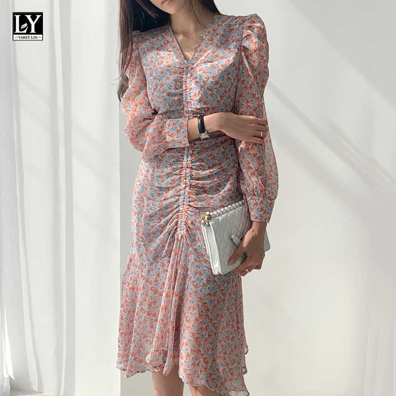 LY VAREY LIN Spring Women V-Neck Ruched A-line Dress Ruffles Floral Print Slim Waist Midi Female 210526, Black
LY VAREY LIN Spring Women V-Neck Ruched A-line Dress Ruffles Floral Print Slim Waist Midi Female 210526, Black