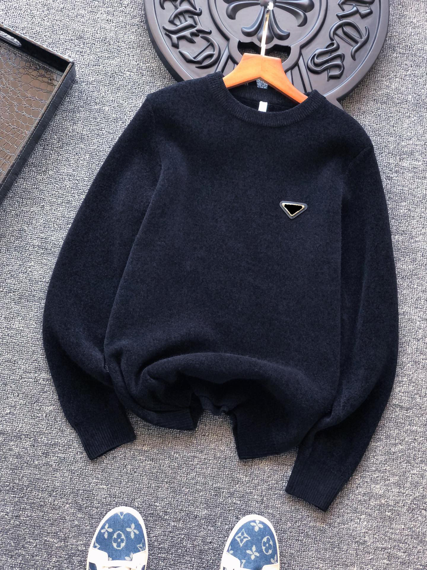 21ss most good quality mens designers sweaters jumper autumn winter men sweater retro Round neck Comfortable asian size Velvet crew plus velvet jumpers, Black
21ss most good quality mens designers sweaters jumper autumn winter men sweater retro Round neck Comfortable asian size Velvet crew plus velvet jumpers, Black