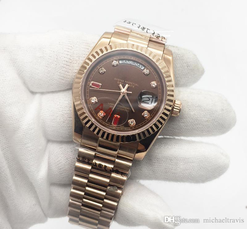 36MM asian2813 automatic movement 40MM Big diamonds Rose case sapphire watch RO DAYDATE 228206 316L original strap wristwatch, Slivery;brown
36MM asian2813 automatic movement 40MM Big diamonds Rose case sapphire watch RO DAYDATE 228206 316L original strap wristwatch, Slivery;brown