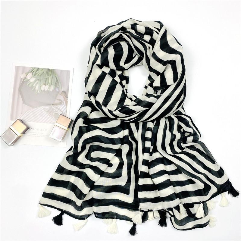 Berets 2021 Spain Fashion Women Viscose Scarf Geometric Paisley Line Tassel Hijab Shawls And Wraps Female Foulards Echarpe Muslim Sjaal, Blue;gray
Berets 2021 Spain Fashion Women Viscose Scarf Geometric Paisley Line Tassel Hijab Shawls And Wraps Female Foulards Echarpe Muslim Sjaal, Blue;gray