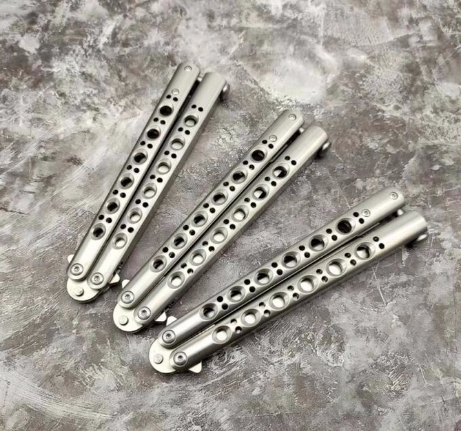 Baliplus BM42 BM43 BM47 VG10 6 Holes Titanium Butterfly Trainer Training Knife Not Sharp Crafts Martial Arts Collection Knvies
Baliplus BM42 BM43 BM47 VG10 6 Holes Titanium Butterfly Trainer Training Knife Not Sharp Crafts Martial Arts Collection Knvies