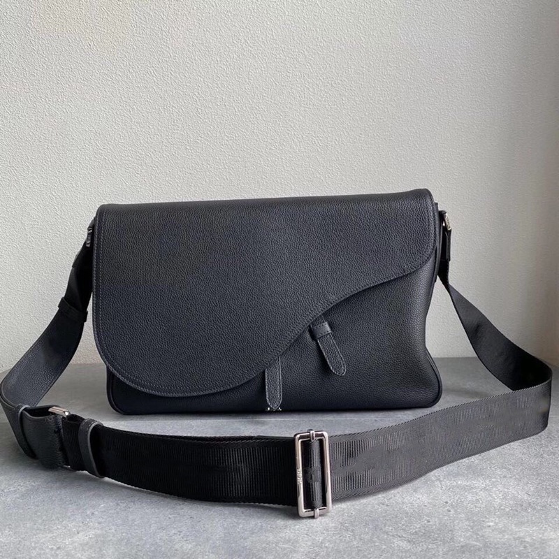 Women men saddle bag new style messager bags fashion shoulder bags high quality leather handbags purse black message crossbody saddle bag
Women men saddle bag new style messager bags fashion shoulder bags high quality leather handbags purse black message crossbody saddle bag