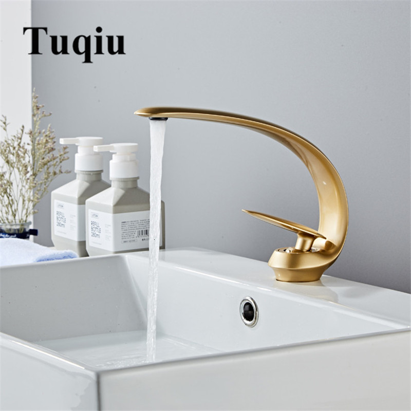 2021 New Brushed Gold Sink Mixer Tap Brass Hot and Cold Wash Basin Faucet Single Handle Crane for Bathroom H54f
2021 New Brushed Gold Sink Mixer Tap Brass Hot and Cold Wash Basin Faucet Single Handle Crane for Bathroom H54f