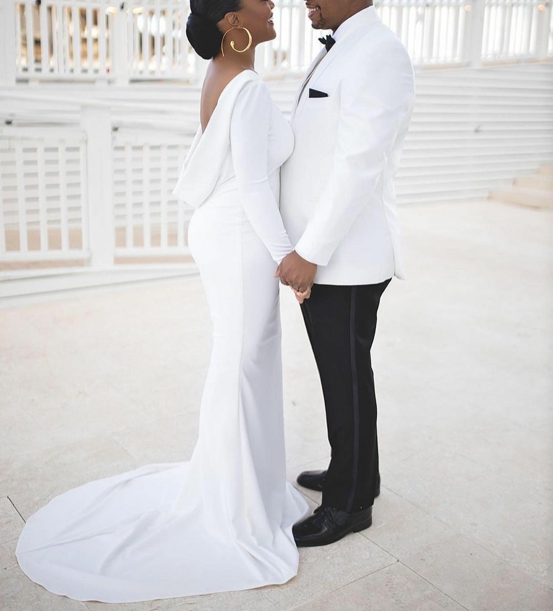 Vintage Long Sleeve Satin Wedding Dresses Mermaid Bridal Gowns Sweep Train Open Back Backless Ivory Brautkleid Robes de Soirée for Women