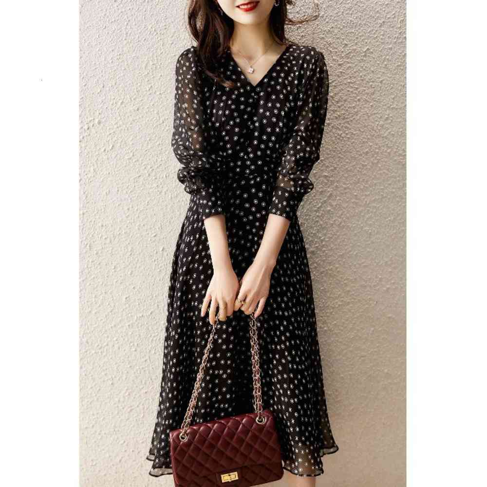 Dress Women' fashion 2021 autumn new elegant long skirt temperament V-neck mulberry silk small circle dress women, Black
Dress Women' fashion 2021 autumn new elegant long skirt temperament V-neck mulberry silk small circle dress women, Black
