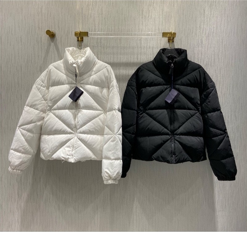 Womens Jackets Short Winter Top quality Outwear Down Coats Outdoor Stand collar zipper warm rhomb fashion hooded Large pocket design Jacket Lady Coat, Extra freight/difference
Womens Jackets Short Winter Top quality Outwear Down Coats Outdoor Stand collar zipper warm rhomb fashion hooded Large pocket design Jacket Lady Coat, Extra freight/difference