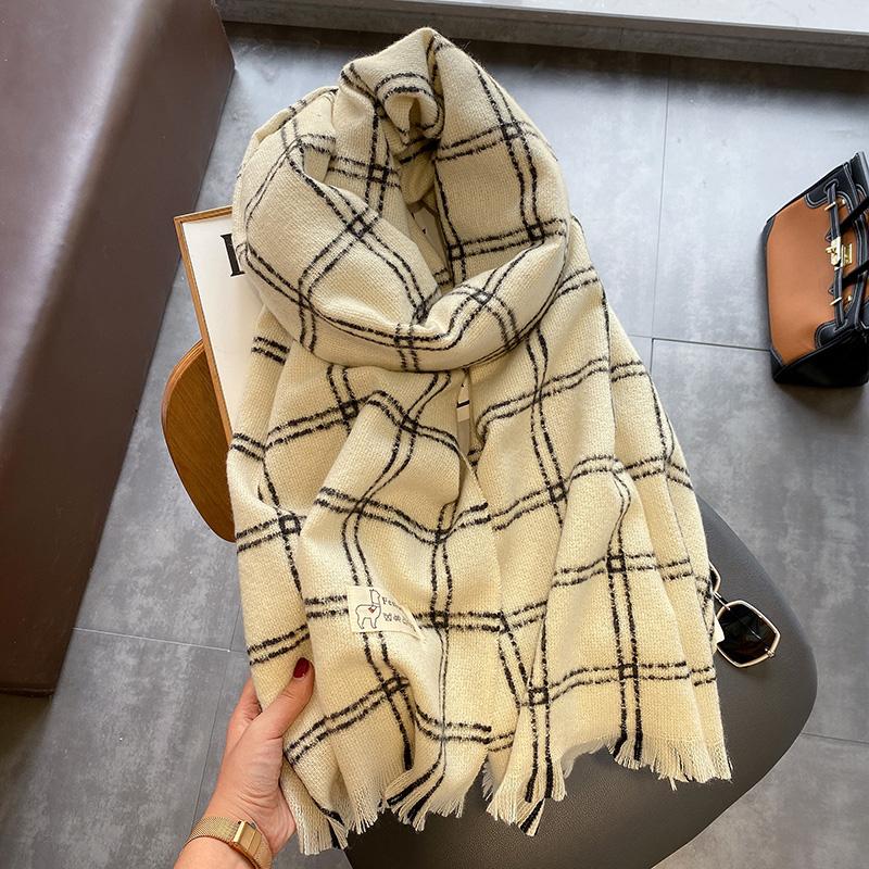 Scarves Women's Scarf Winter Luxury Designers Black White Plaid Women Cashmere Knitted Shawls Wrap Warm
Scarves Women's Scarf Winter Luxury Designers Black White Plaid Women Cashmere Knitted Shawls Wrap Warm