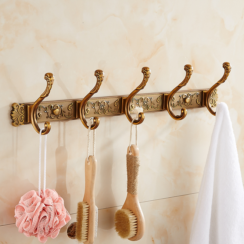2021 New Nail Free Robe Clothes Antique Bronze Carved Towel Hanger Aluminum Hardware Kitchen Hook Bathroom Accessories I42a
2021 New Nail Free Robe Clothes Antique Bronze Carved Towel Hanger Aluminum Hardware Kitchen Hook Bathroom Accessories I42a