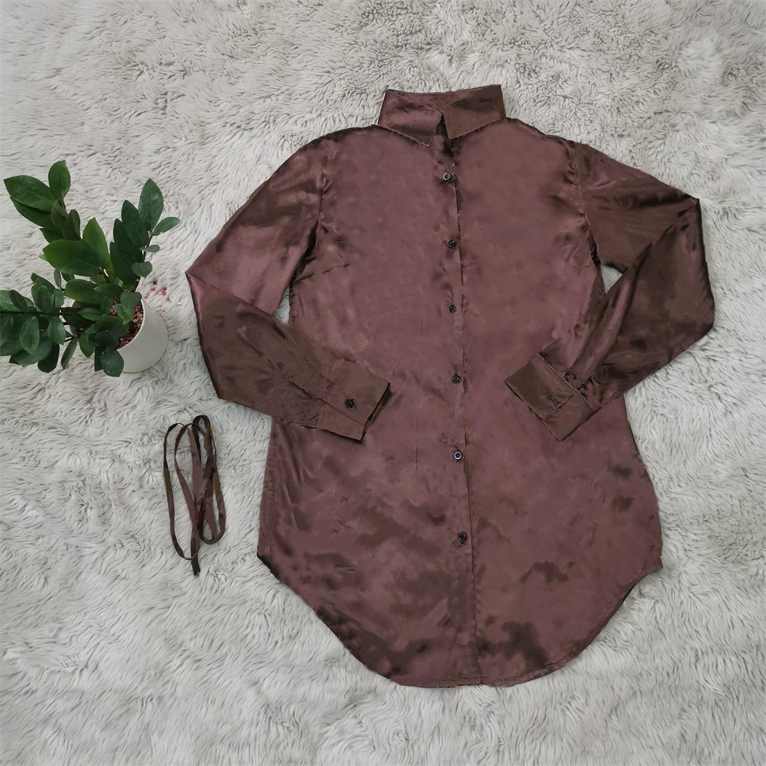 2022 Women Fashion Casual Shirts Blouse Luxury Designer High Quality Letter Printing Long Sleeve Lapel Neck Mid-long Shirt, Brown
2022 Women Fashion Casual Shirts Blouse Luxury Designer High Quality Letter Printing Long Sleeve Lapel Neck Mid-long Shirt, Brown