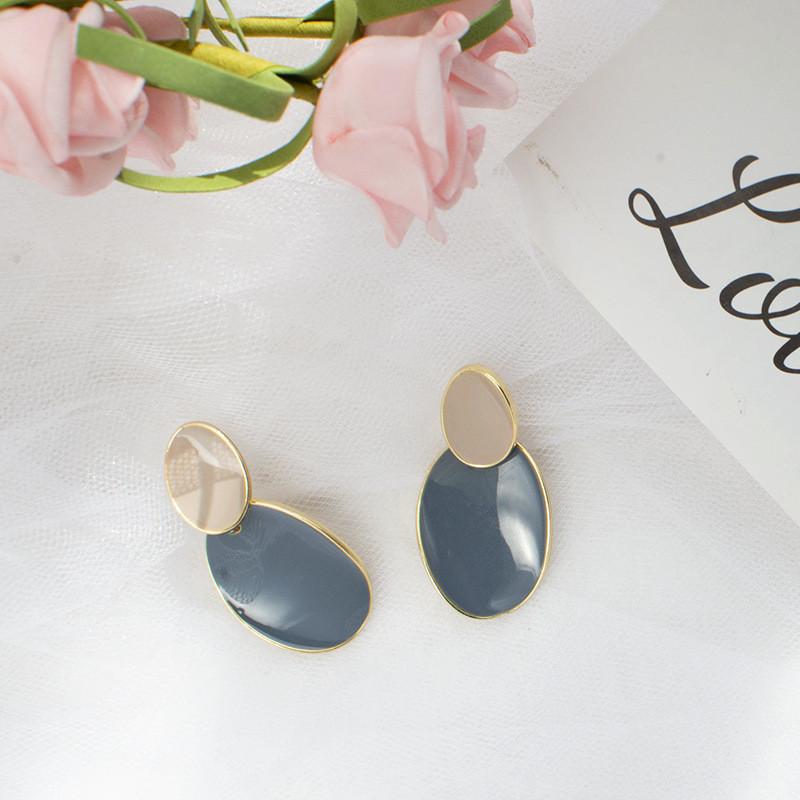 Stud Retro Earrings For Women 2021 Fashionable And Versatile Jewelry Highlight Femininity Gift
Stud Retro Earrings For Women 2021 Fashionable And Versatile Jewelry Highlight Femininity Gift