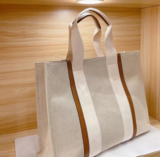S02 canvas shopping bag Woody Designer Canvas Tote Bag Women Shopping Bags Fashion Handbags Large-capacity Book Purses Black and Brown Handle Purse, No box
S02 canvas shopping bag Woody Designer Canvas Tote Bag Women Shopping Bags Fashion Handbags Large-capacity Book Purses Black and Brown Handle Purse, No box