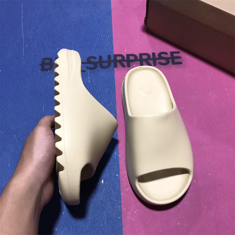Top Quality Pairs Fashion Men's Women's Rubber Slippers Designer Sandals Shoes Slide Summer Fashions Black Wide Flat Flip Flops With Box Size EUR36-EUR45, Gifts
Top Quality Pairs Fashion Men's Women's Rubber Slippers Designer Sandals Shoes Slide Summer Fashions Black Wide Flat Flip Flops With Box Size EUR36-EUR45, Gifts