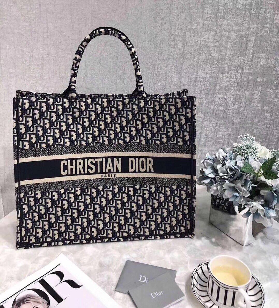 dior dios designer bags tote bag oblique totes printing letter handbags tiger purse canvas luxury women handbag evening shopping business book
dior dios designer bags tote bag oblique totes printing letter handbags tiger purse canvas luxury women handbag evening shopping business book