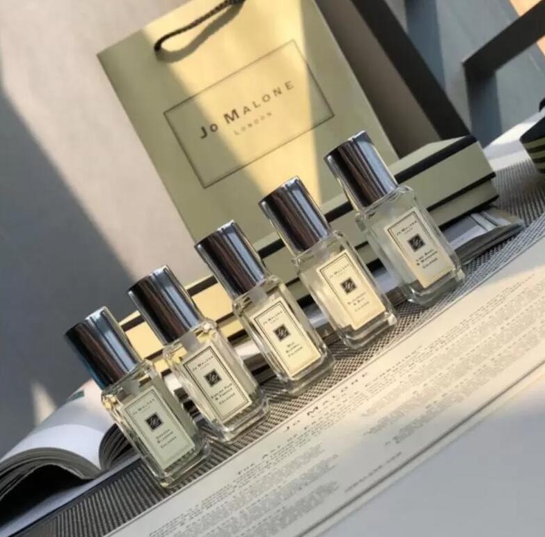 Top quality Car perfume 5pcs/set London 9ml* 5pcs Fragrance perfume set long lasting and high fragance free ship
Top quality Car perfume 5pcs/set London 9ml* 5pcs Fragrance perfume set long lasting and high fragance free ship