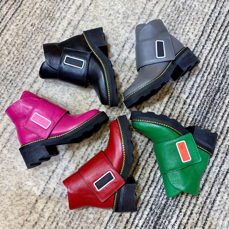 Original Style Top Patent Calfskin designer Boots Rose red green Womens platform Martin Boot Black Women's belt buckle thick high heel Short Winter shoes 41 of 35, Gift(not sold separately
Original Style Top Patent Calfskin designer Boots Rose red green Womens platform Martin Boot Black Women's belt buckle thick high heel Short Winter shoes 41 of 35, Gift(not sold separately