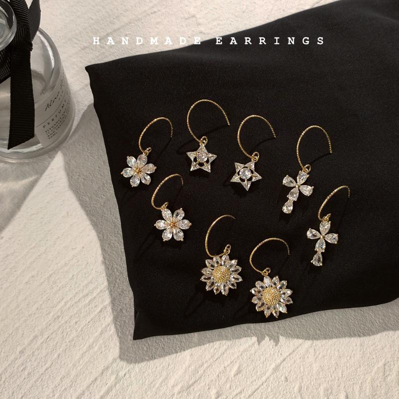 Dangle & Chandelier Earrings For Women Style Fashion Exquisite Zircon Cross Sunflower Light Luxury Star Pendant Jewelry Wholesale
Dangle & Chandelier Earrings For Women Style Fashion Exquisite Zircon Cross Sunflower Light Luxury Star Pendant Jewelry Wholesale