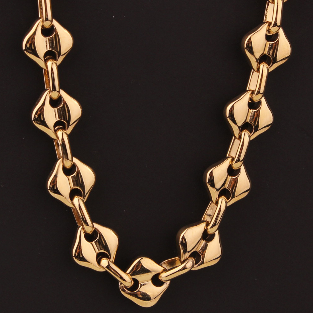 Stainless Steel Jewelry 18K Gold Plated High Polished Miami Cuban Link Necklace Men Punk 10mm Curb Chain Safety Clasp 56cm, Silver
Stainless Steel Jewelry 18K Gold Plated High Polished Miami Cuban Link Necklace Men Punk 10mm Curb Chain Safety Clasp 56cm, Silver