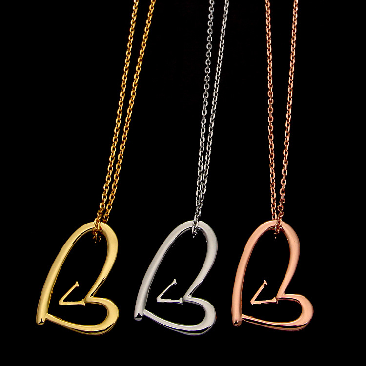 High Quality Brass Luxury Hollow Heart Pendant Necklaces 3 Colors Simple Love Copper Necklaces Classic Style Women Designer Jewelry
High Quality Brass Luxury Hollow Heart Pendant Necklaces 3 Colors Simple Love Copper Necklaces Classic Style Women Designer Jewelry
