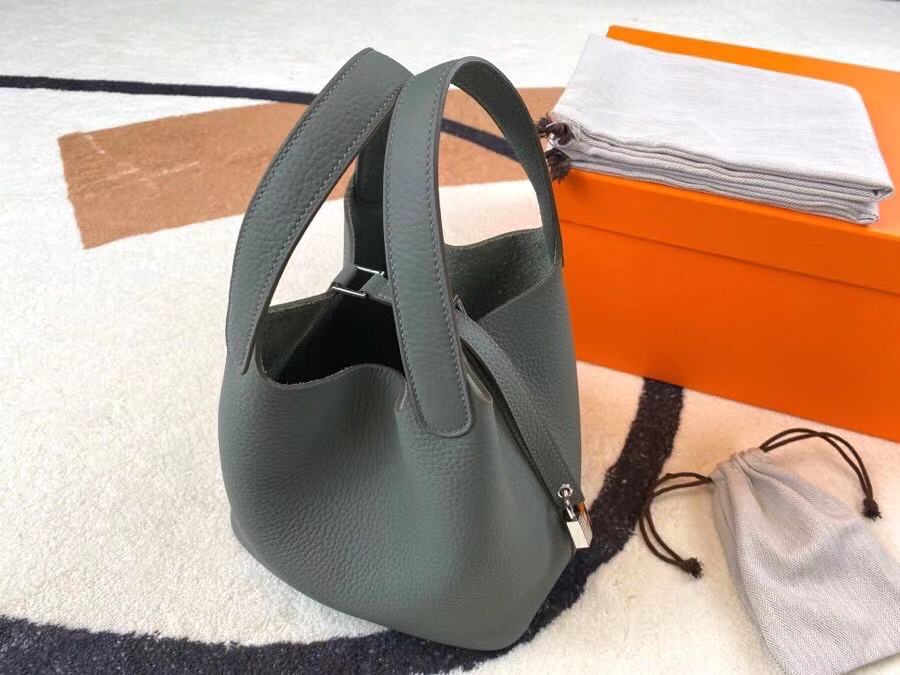 Crossbody Clutch Bag Onthego Saddle Designer Handbag Wallet (18cm) Plain White Khaki Blue Grey Brown Tote Fashion Bags Handbags Handtasche
Crossbody Clutch Bag Onthego Saddle Designer Handbag Wallet (18cm) Plain White Khaki Blue Grey Brown Tote Fashion Bags Handbags Handtasche