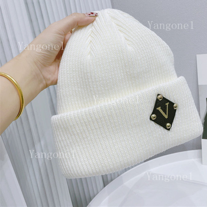 Fashion Mens Beanie Knit Hats Womens Sport Letter Pattern Skull Caps Winter Wool Cap Luxury Outdoor Cashmere Casual Beanies gift, Blue;gray
Fashion Mens Beanie Knit Hats Womens Sport Letter Pattern Skull Caps Winter Wool Cap Luxury Outdoor Cashmere Casual Beanies gift, Blue;gray
