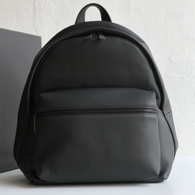 Calfskin backpacks Simple, smart and handsome soft 70071 genuine leather fashion bags Lightweight and practical Cotton lining inside
Calfskin backpacks Simple, smart and handsome soft 70071 genuine leather fashion bags Lightweight and practical Cotton lining inside