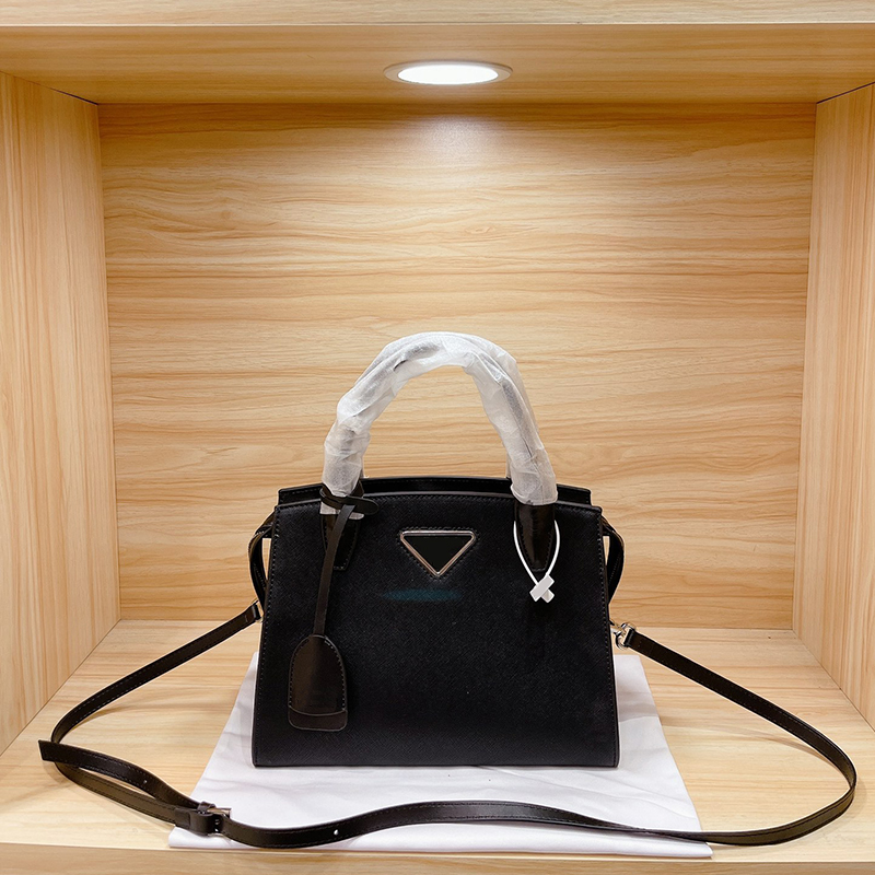 Fashionable and Exquisite All-match The First Choice for Street Shooting Leather Totes Designer Shoulder Bags Lady Messenger Handbag
Fashionable and Exquisite All-match The First Choice for Street Shooting Leather Totes Designer Shoulder Bags Lady Messenger Handbag