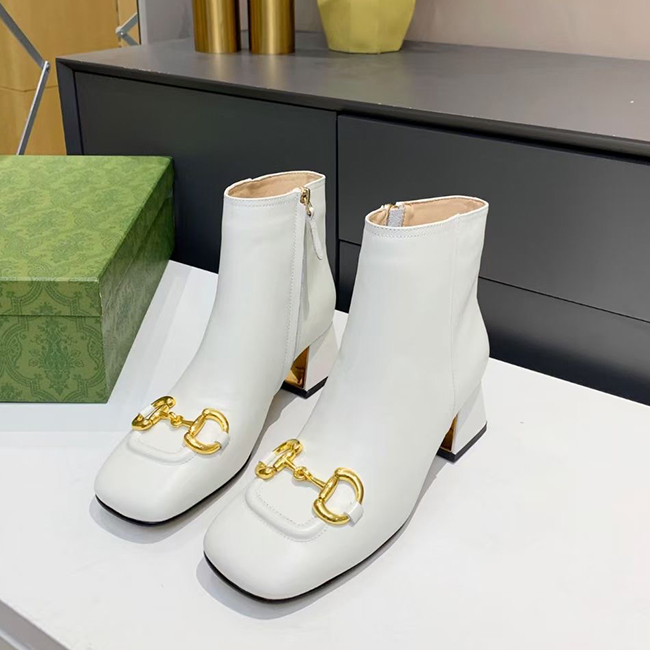 Designer luxury autumn winter women's 2021 leather square toe boots fashion sexy black and white shoes size 35-40 with box
Designer luxury autumn winter women's 2021 leather square toe boots fashion sexy black and white shoes size 35-40 with box