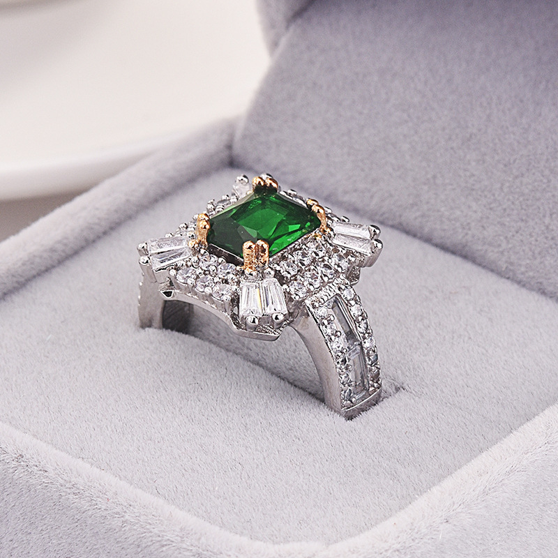 Emerald Ring Wed Gemstone Ring For WomanMicro-encrusted Diamond Engagement Ring Two-tone, Golden;silver
Emerald Ring Wed Gemstone Ring For WomanMicro-encrusted Diamond Engagement Ring Two-tone, Golden;silver