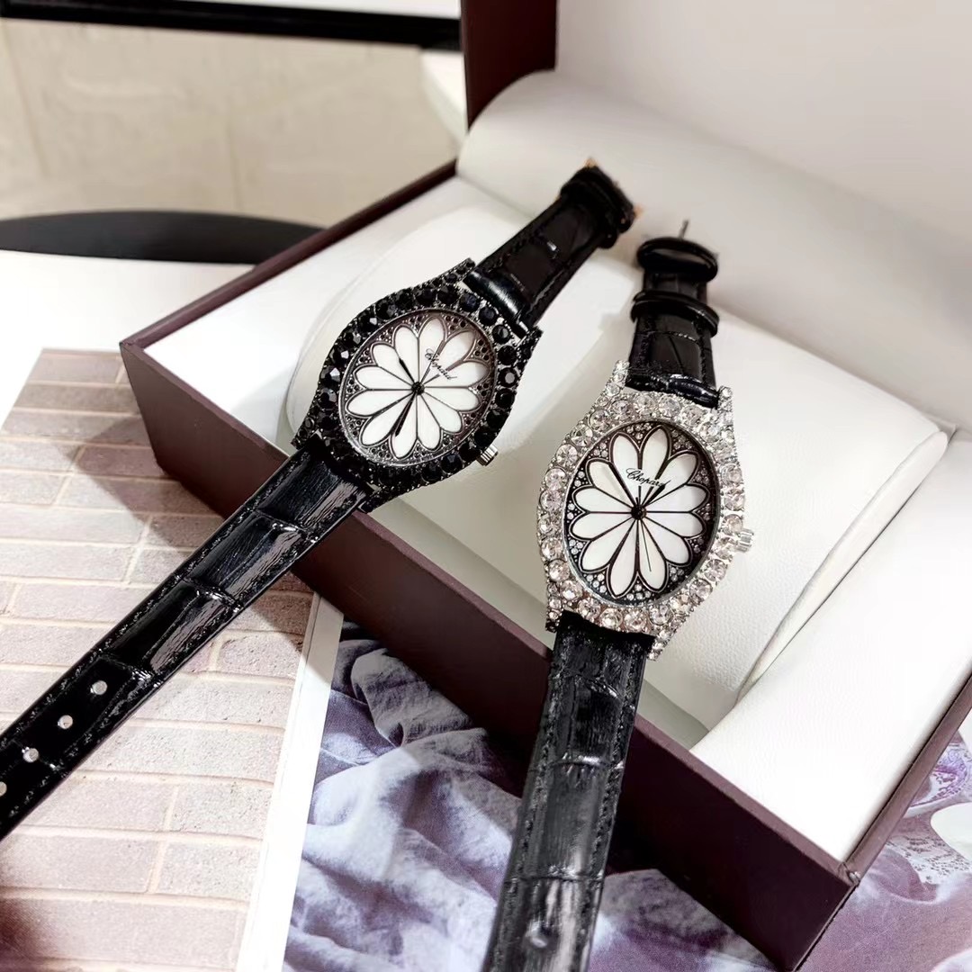 Fashion Brand Watches Women Girl Flower Crystal Oval Style Dial Leather Strap Beautiful Wrist Watch CHO03, Silver red
Fashion Brand Watches Women Girl Flower Crystal Oval Style Dial Leather Strap Beautiful Wrist Watch CHO03, Silver red
